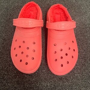 Crocs Classic Pink Faux Fur Lined Slip-On Clogs. Lined Clog -size W8/M6